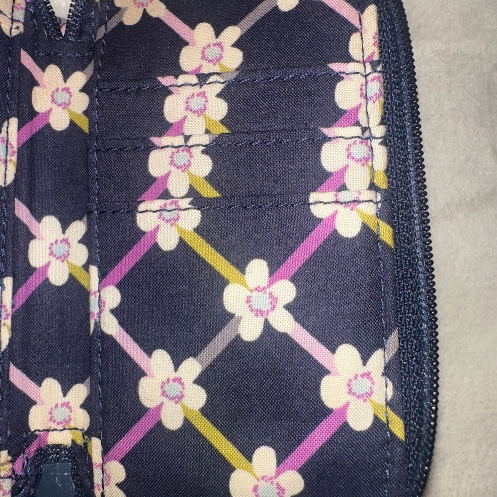 Vera Bradley Compact Wristlet Wallet Plumb Petals Nightingale Patterns - Picture 10 of 10